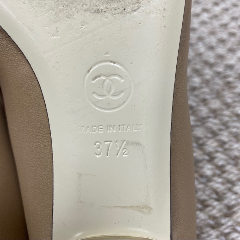 SOLD Chanel tan & black pointed toe flats - Picture 11 of 13